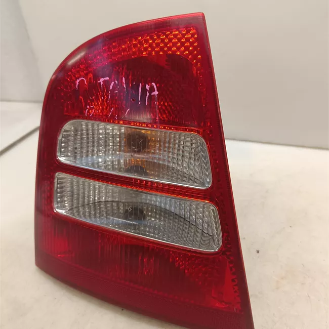 Fanale posteriore sinistro 00>