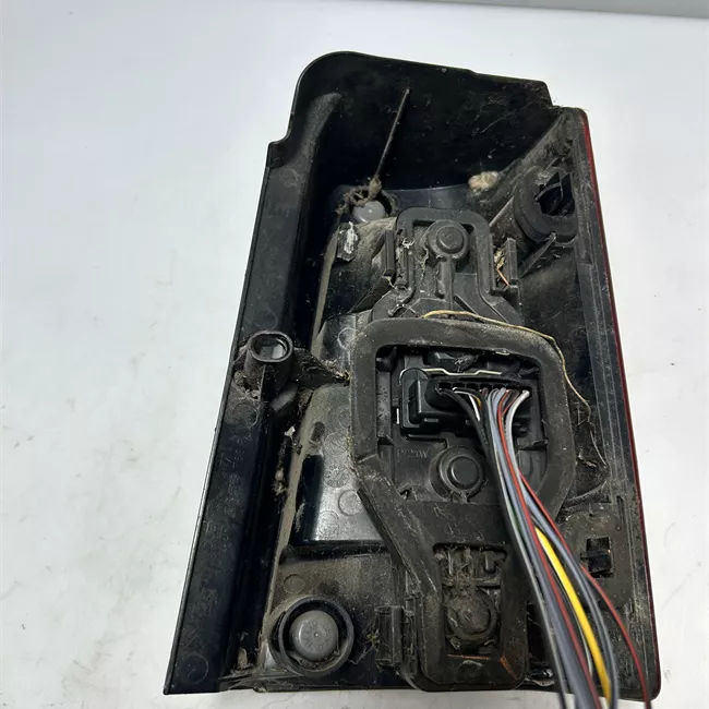 Fanale posteriore sinistro DAM 10535FV> Sportello post