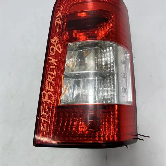 Fanale posteriore destro DAM 10535FV> Sportello post