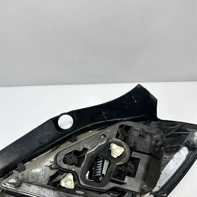 Fanale posteriore sinistro HELLA