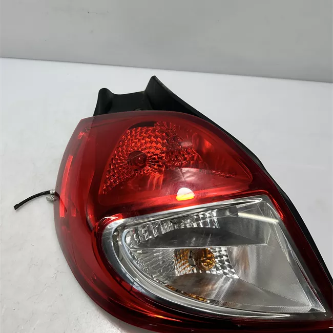 Fanale posteriore sinistro