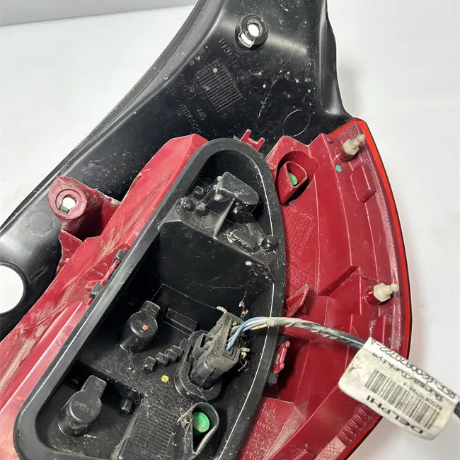 Fanale posteriore sinistro