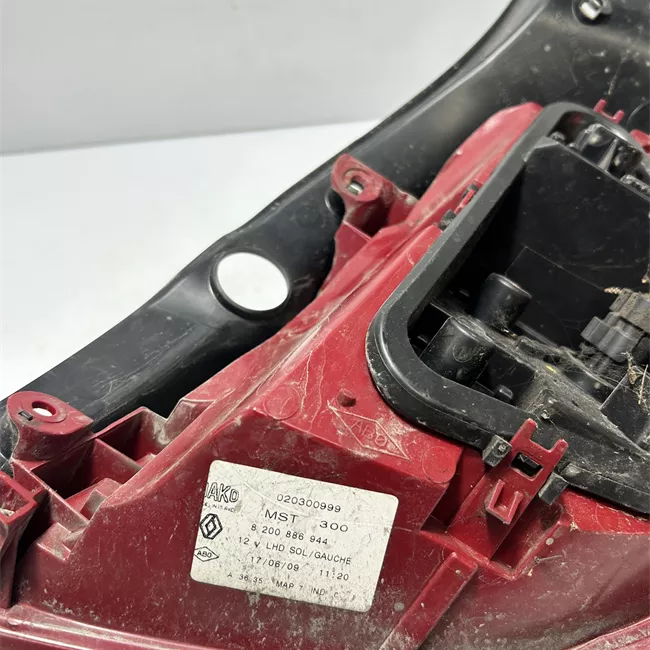 Fanale posteriore sinistro