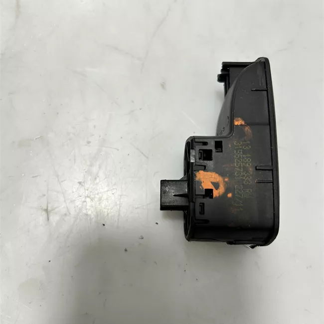 Interruttore alzacristalli porta anteriore