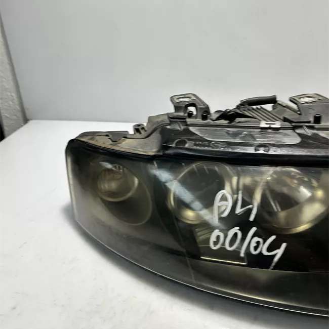 Proiettore destro Xenon