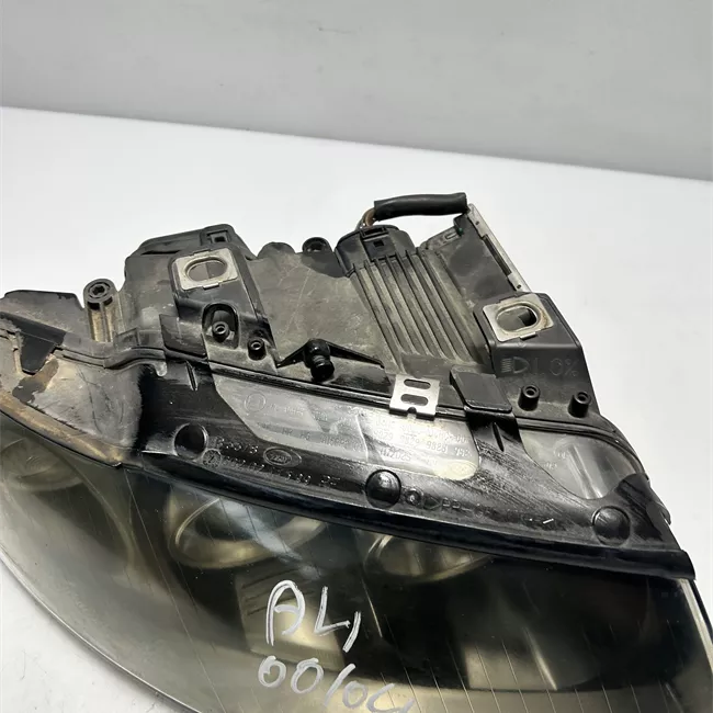 Proiettore destro Xenon