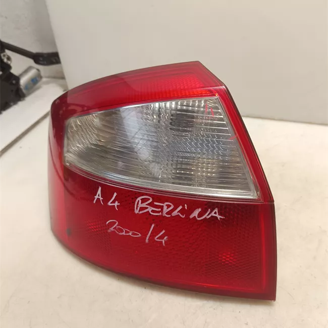 Fanale posteriore sinistro