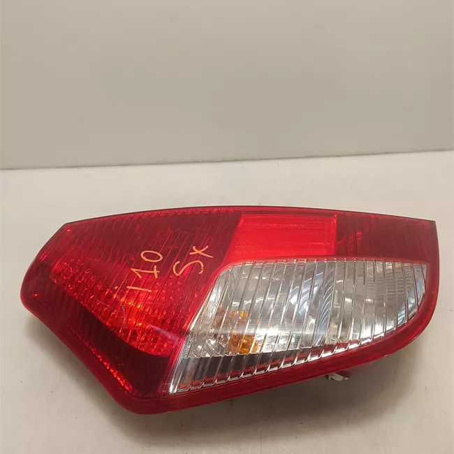 Fanale posteriore sinistro