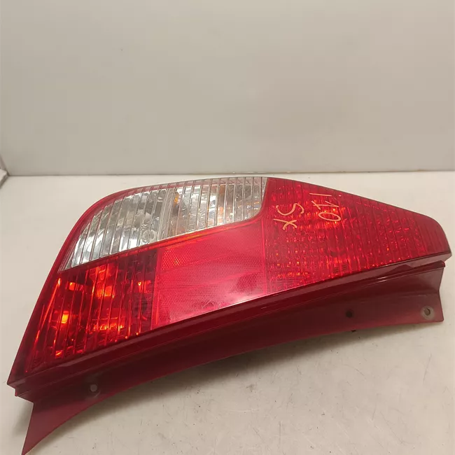 Fanale posteriore sinistro