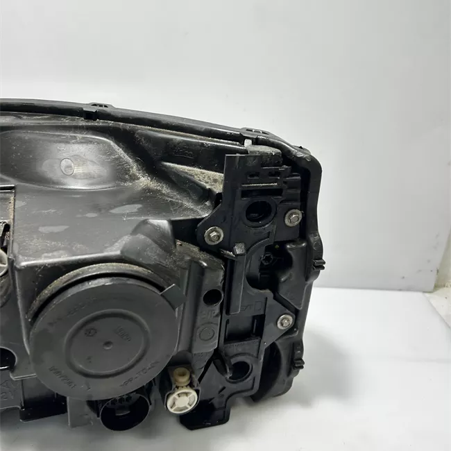 Proiettore destro con regolazione manuale