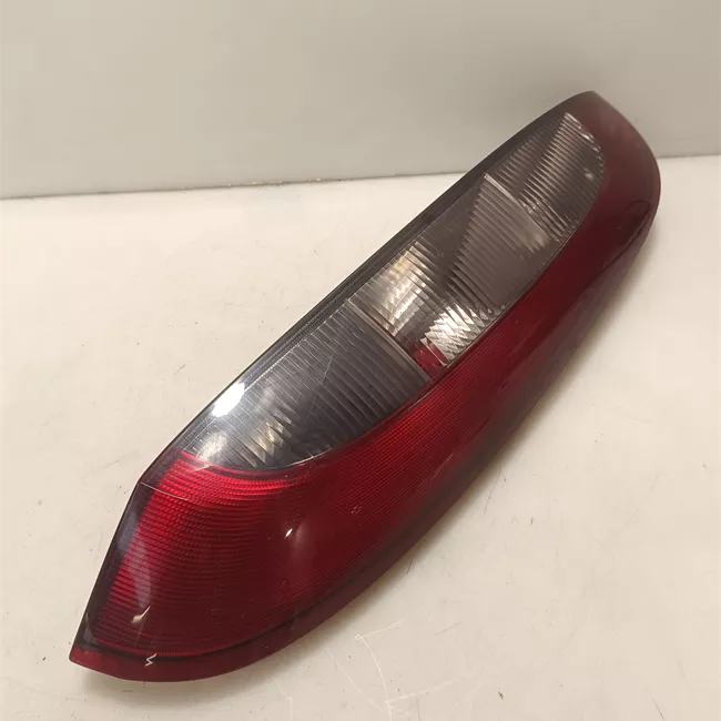 Fanale posteriore sinistro Rosso