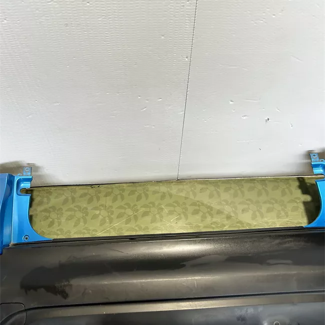 Paraurti posteriore centrale con sensori parcheggio 01