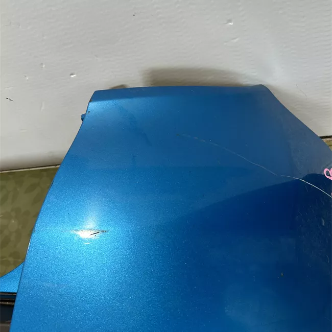 Paraurti posteriore centrale con sensori parcheggio 01