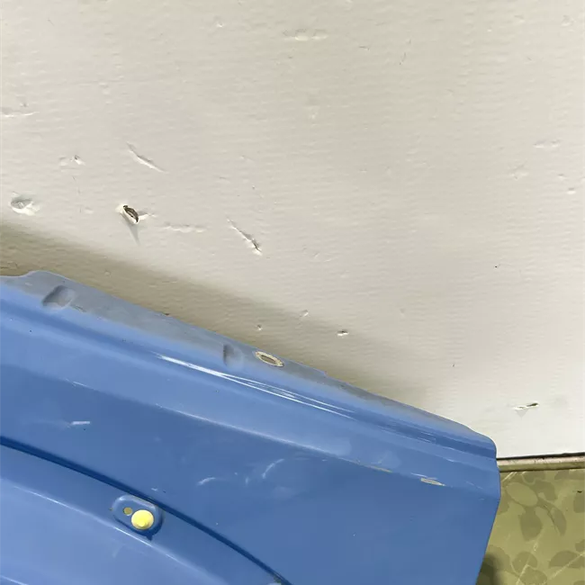 Parafango anteriore destro