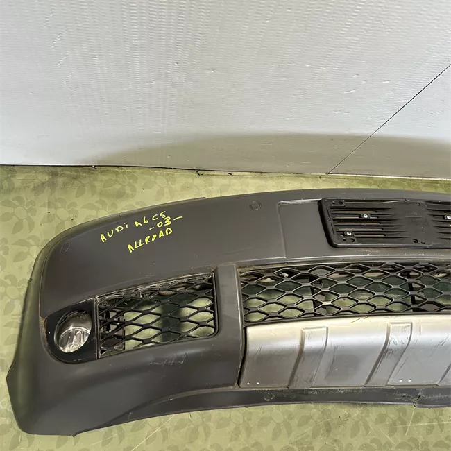 Paraurti anteriore con sensori parcheggio primer