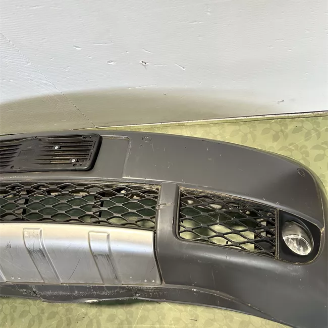 Paraurti anteriore con sensori parcheggio primer