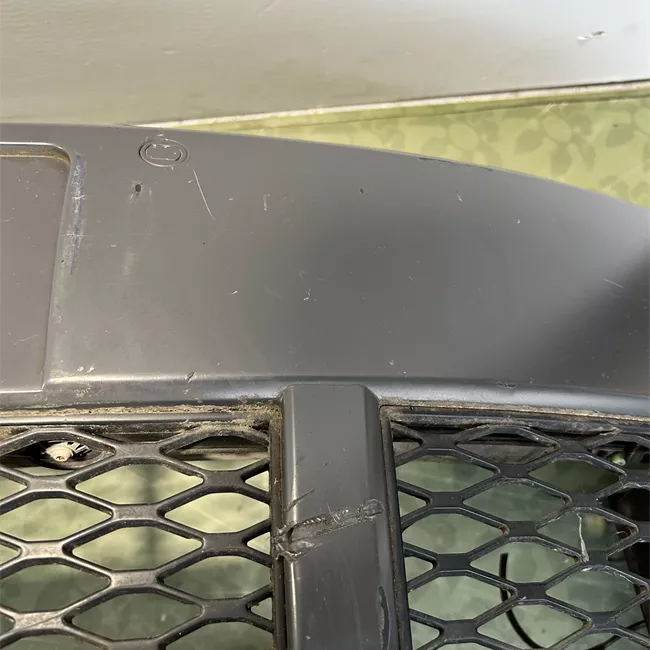 Paraurti anteriore con sensori parcheggio primer