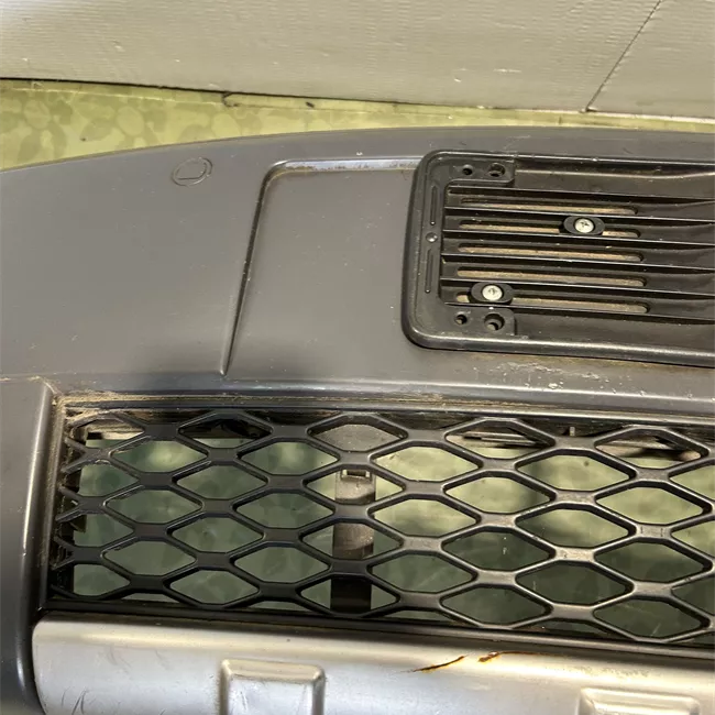 Paraurti anteriore con sensori parcheggio primer