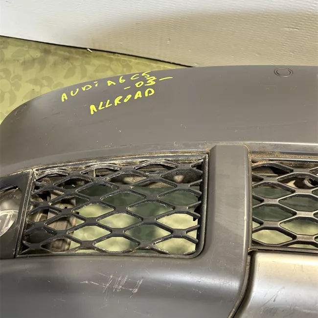 Paraurti anteriore con sensori parcheggio primer