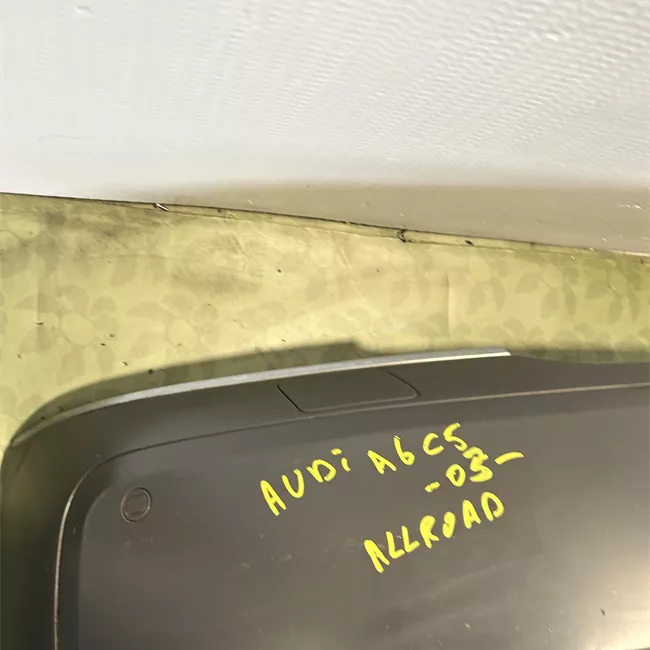 Paraurti anteriore con sensori parcheggio primer