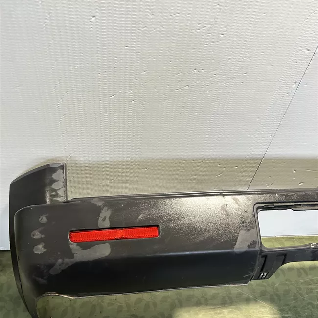 Paraurti posteriore nero