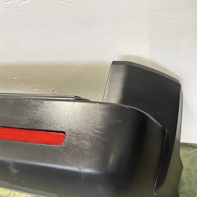 Paraurti posteriore nero