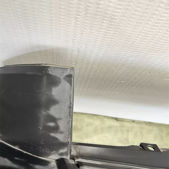 Paraurti posteriore nero