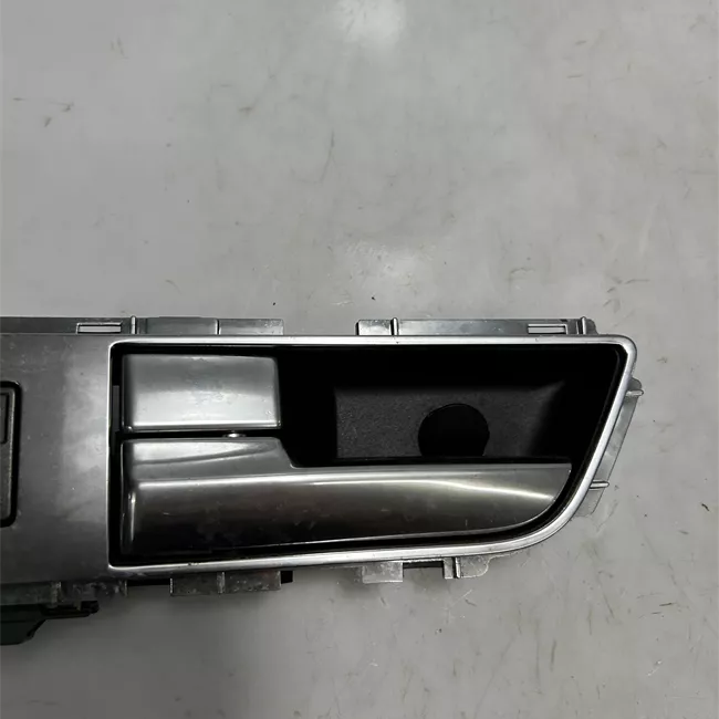 Maniglia interna apertura porta anteriore sinistra