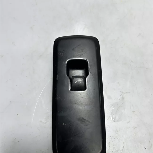 Interruttore alzacristalli porta posteriore sinistro