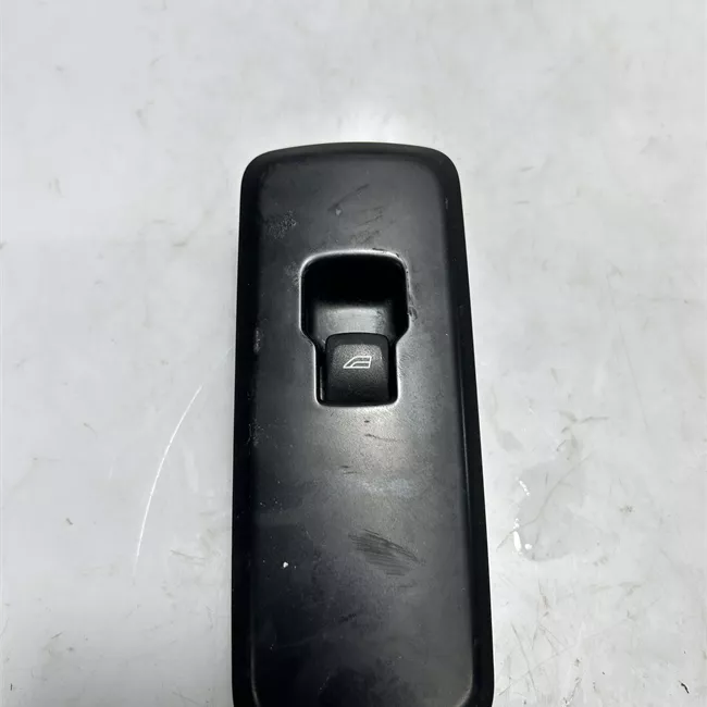 Interruttore alzacristalli porta posteriore sinistro