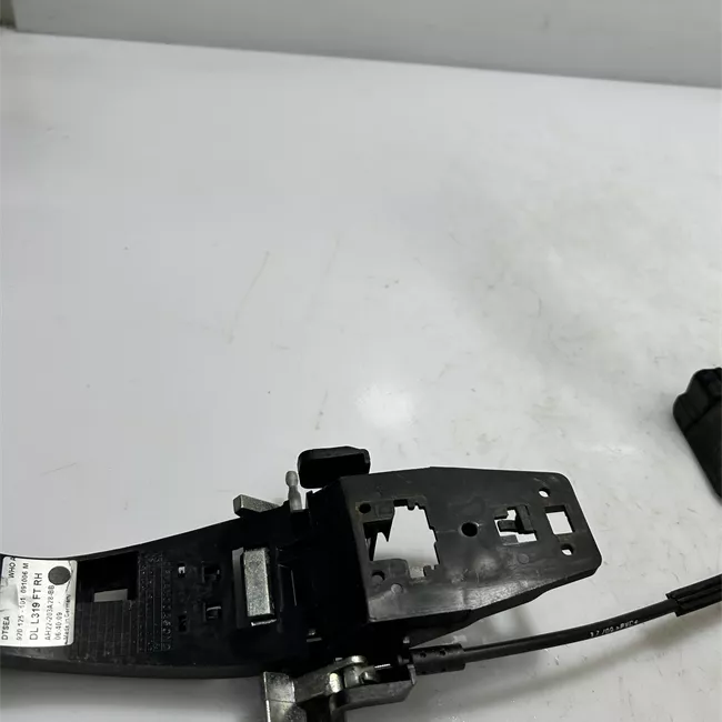 Serratura porta anteriore destra