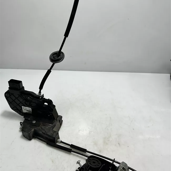 Serratura porta anteriore sinistra