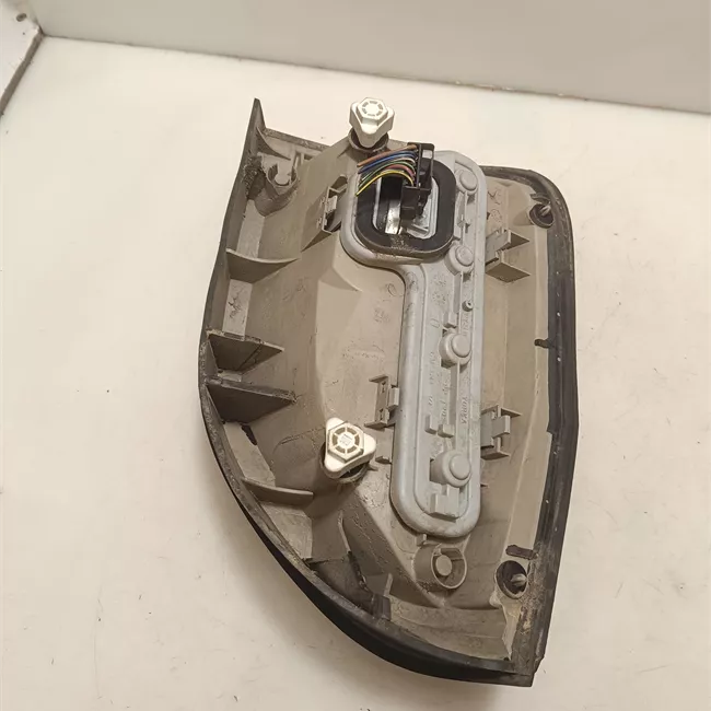 Fanale posteriore destro t.32123350>