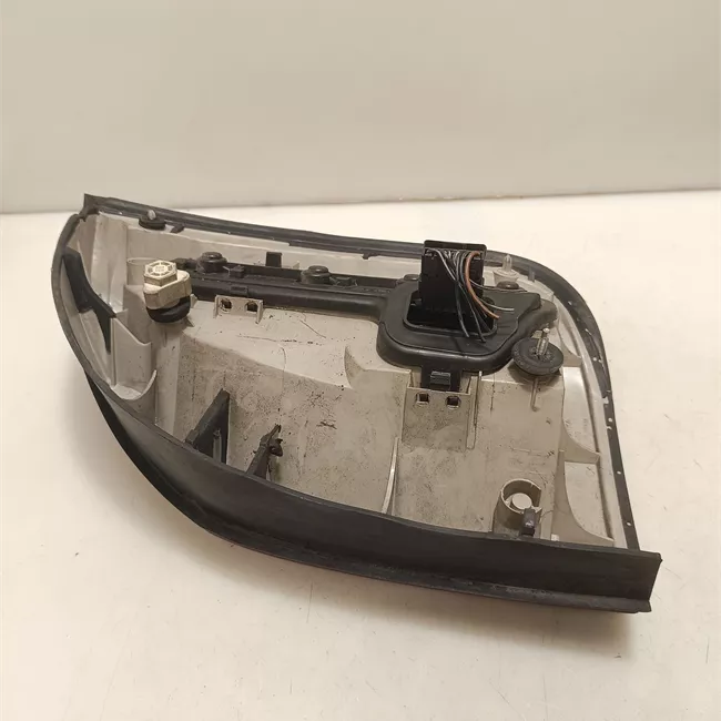 Fanale posteriore sinistro t.32123350>