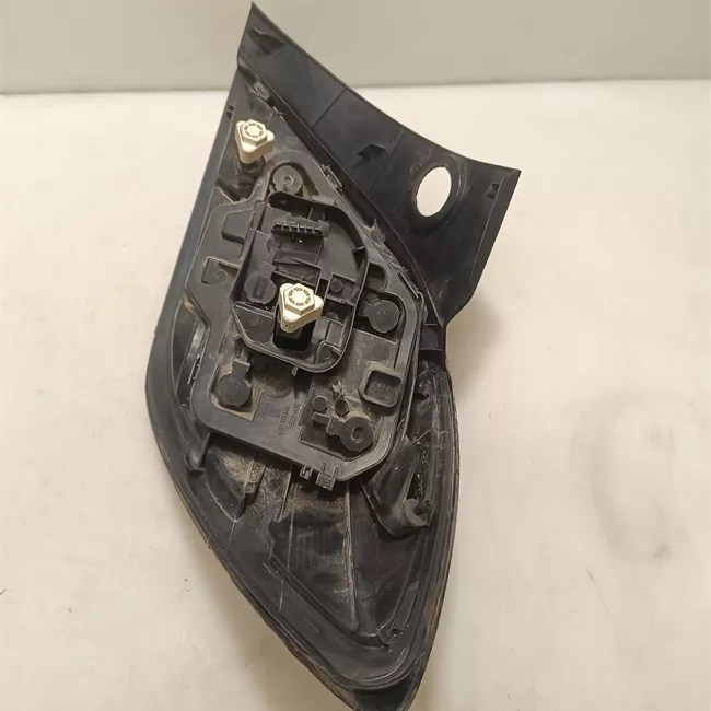 Fanale posteriore sinistro