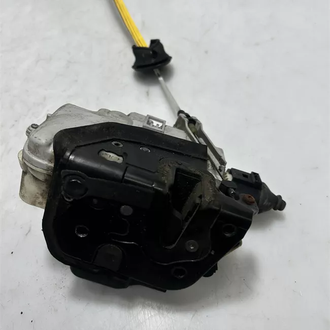 Serratura porta anteriore sinistra