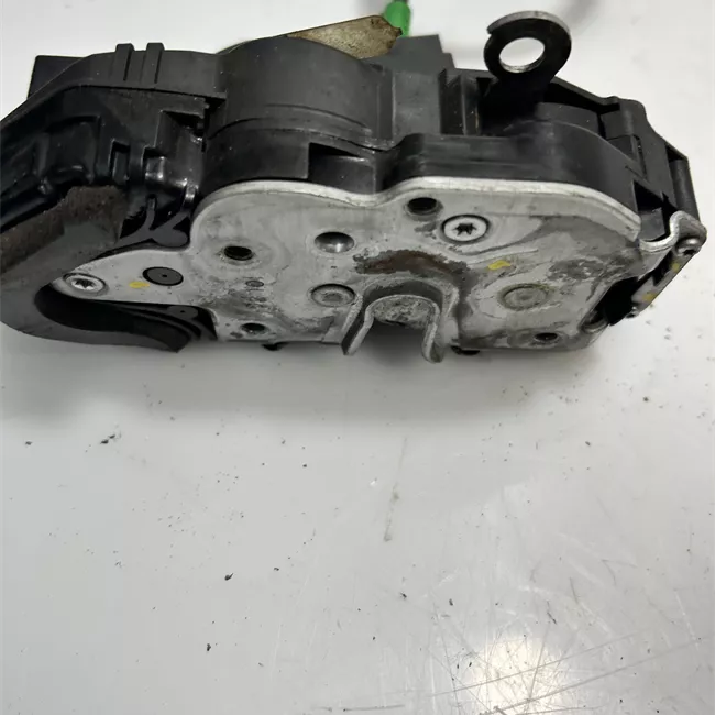 Serratura porta posteriore destra