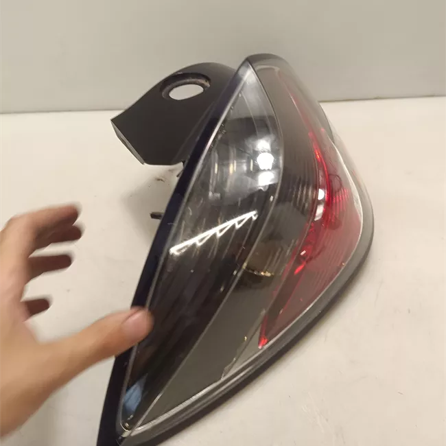 Fanale posteriore sinistro