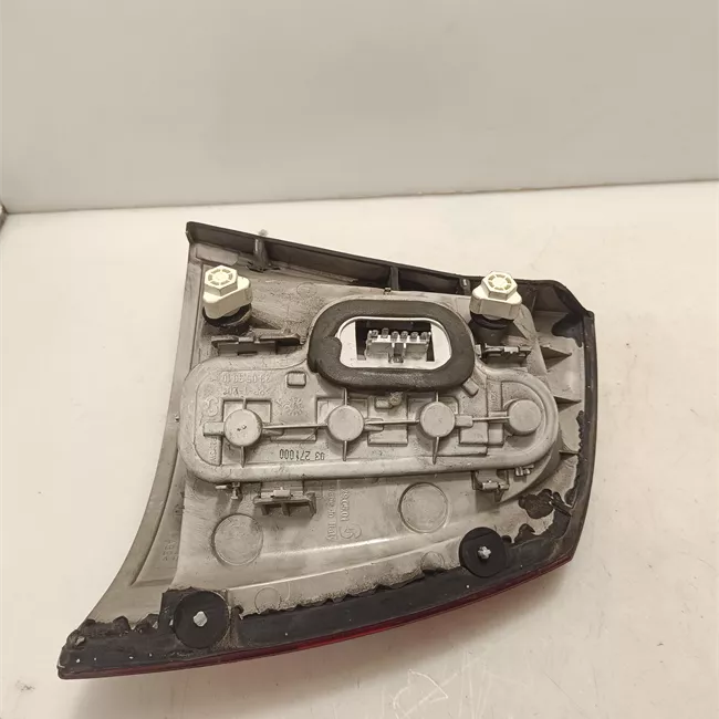 Fanale posteriore sinistro