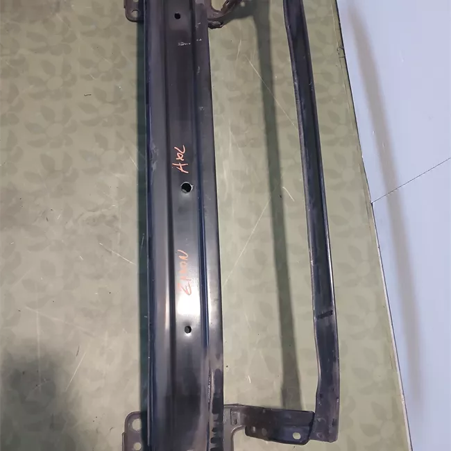 Traversa paraurti anteriore