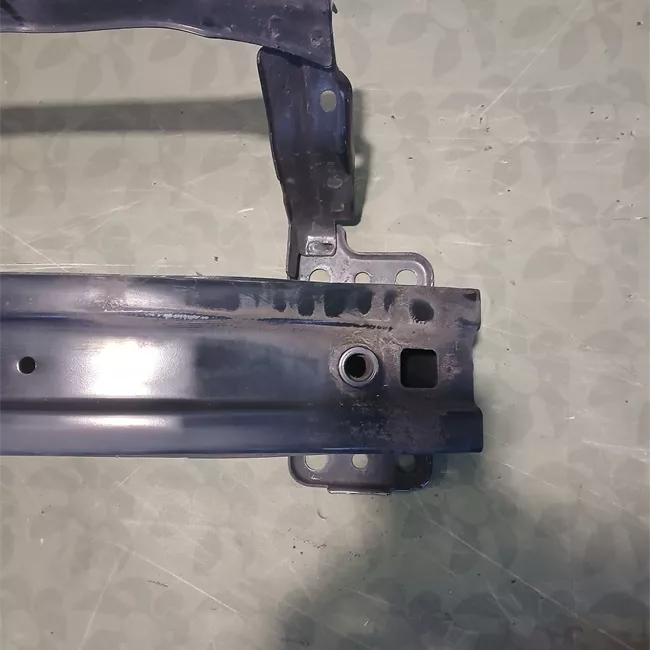 Traversa paraurti anteriore