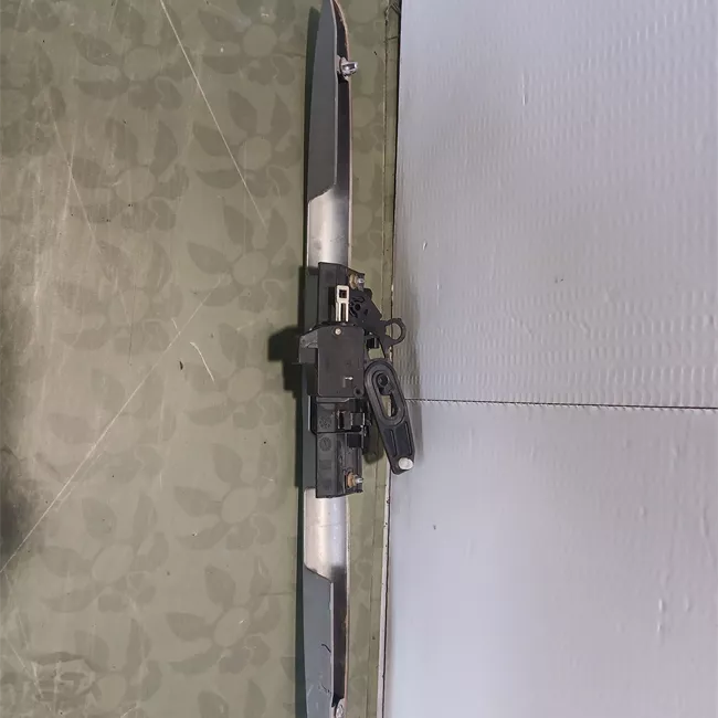 Maniglia portello posteriore con cilindretto