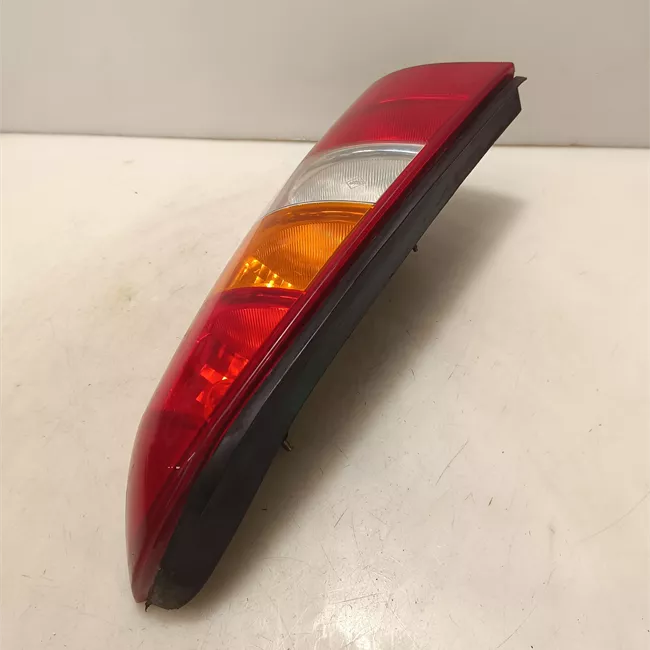 Fanale posteriore sinistro