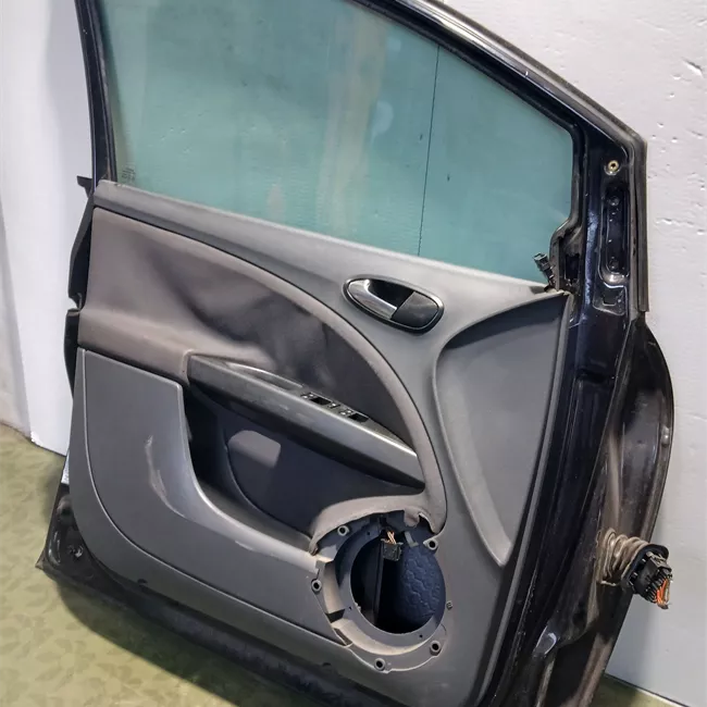 Porta anteriore sinistra