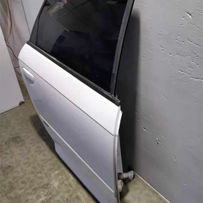 Porta posteriore destra