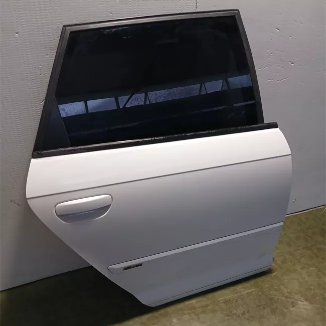 Porta posteriore destra