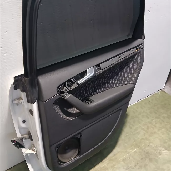 Porta posteriore destra