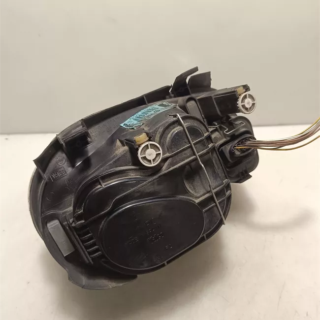 Proiettore sinistro Hella