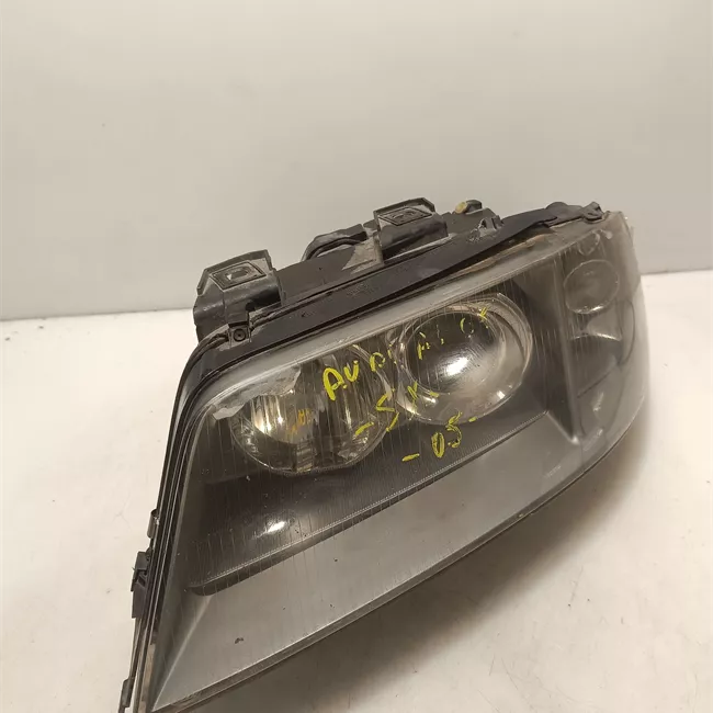 Proiettore sinistro Xenon