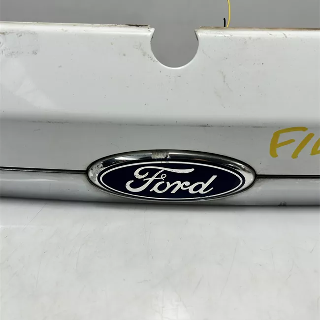 Maniglia portello posteriore con cromatura grigio polvere di luna